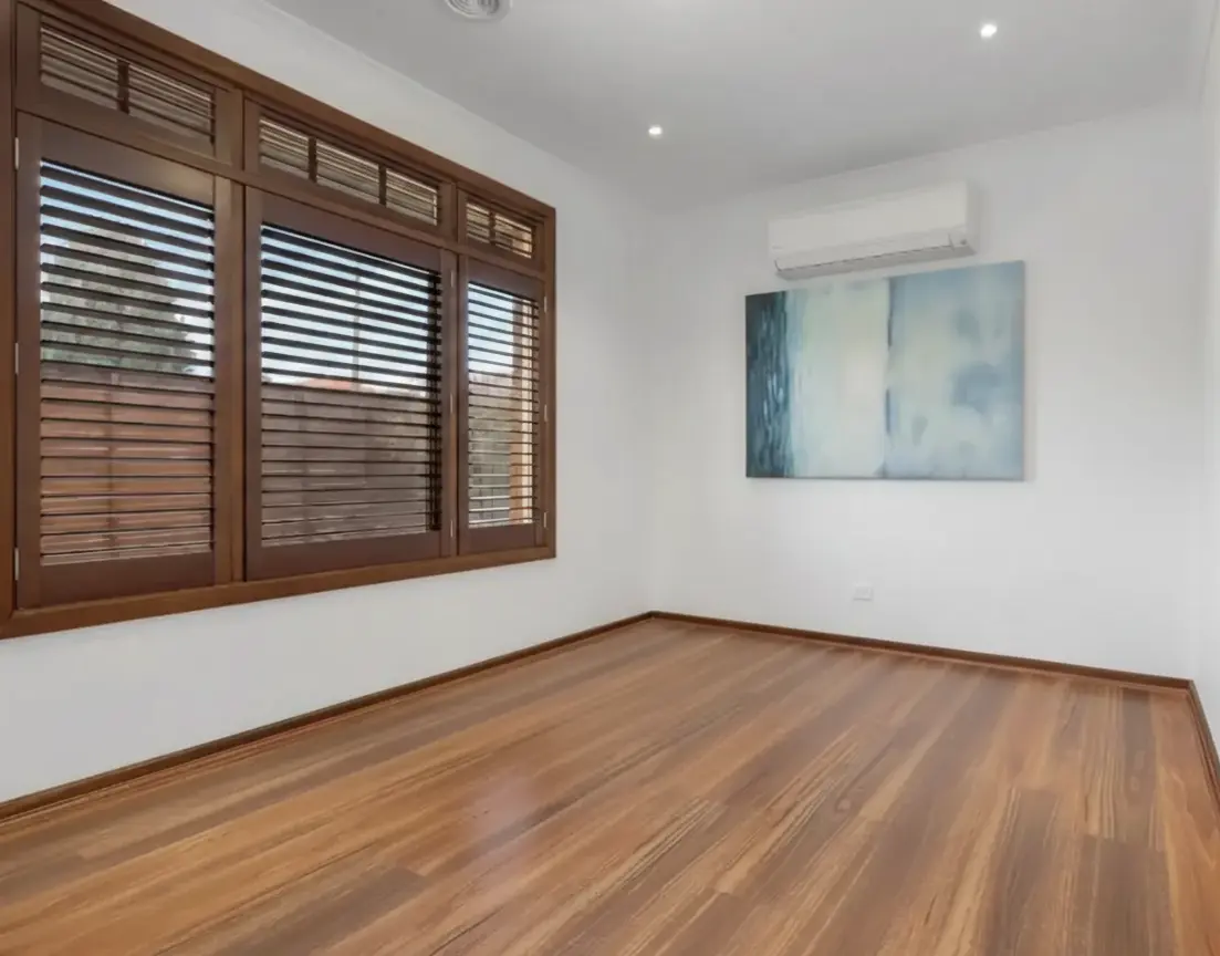 Long-lasting hybrid flooring with low-maintenance finish