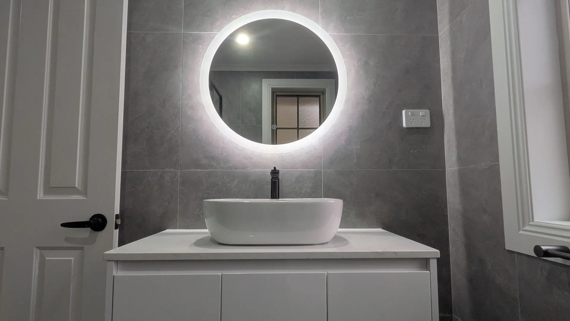 Fast bathroom renovation completed with efficient installation, upgraded surfaces, and clean finishing work.